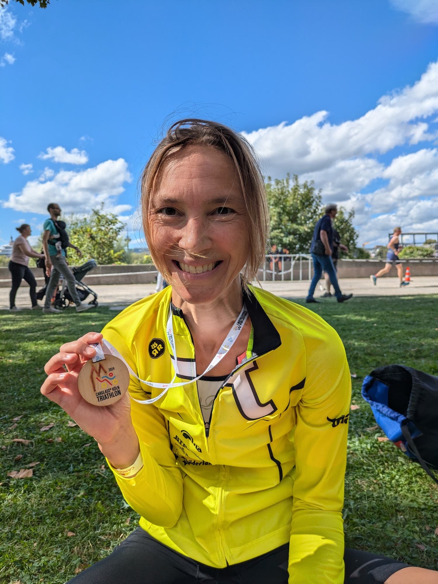 Yvonne muether triathlon koeln medaille